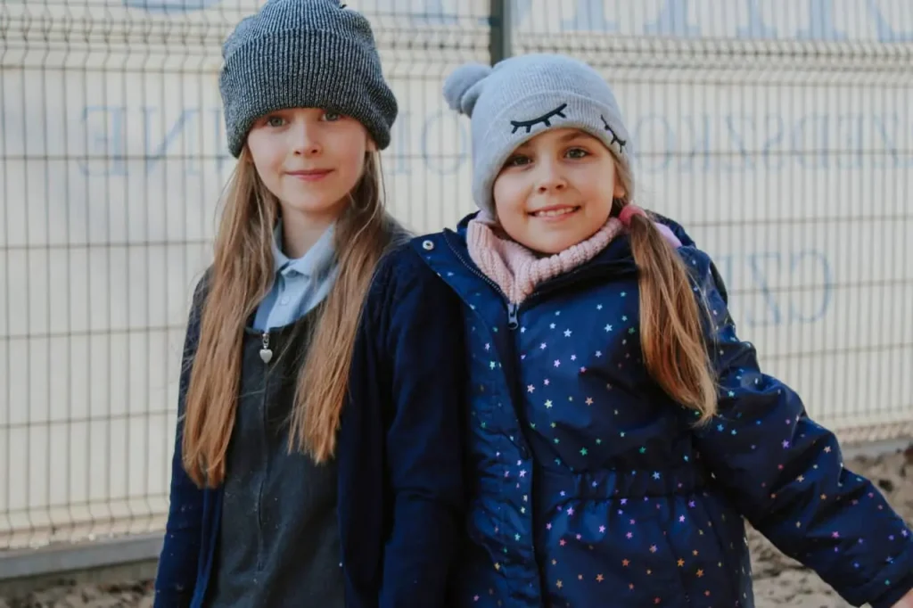 przedszkolaki - dwie dziewczynki